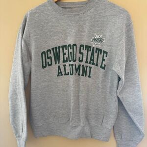 Oswego State Alumni crewneck in gray and green writing size S perfect condition
